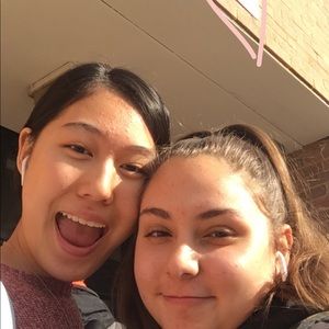 Meet your Posher, Kallia